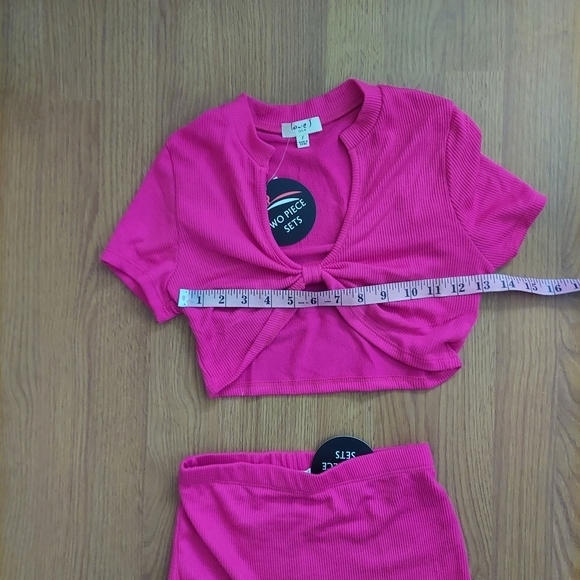 love J 2-piece set, fushia ribbed biker shorts + knot front crop top, NEW, small - Picture 4 of 10